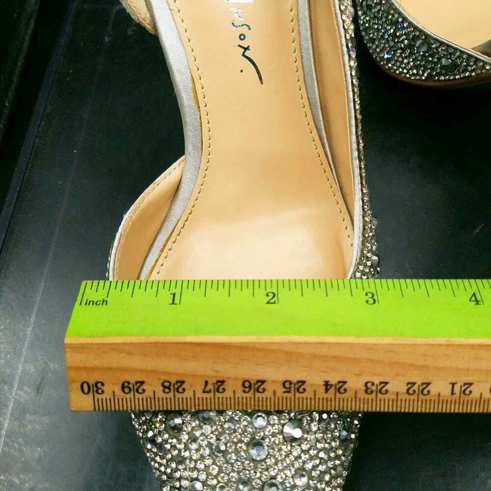 Betsey Johnson Shary Silver Rhinestone Pumps Size 7.5M - Great Pre-Owned - Picture 6 of 16